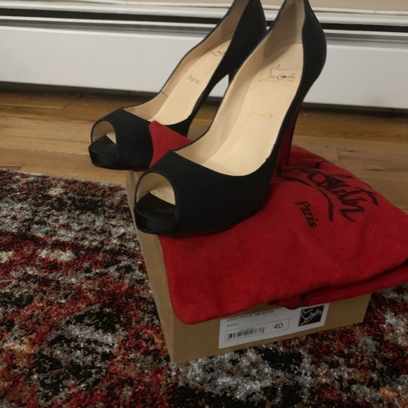 Pumps - Picture 2 of 5